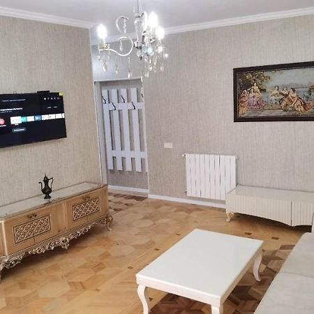 Nano'S Apartament-2 Kutaisi Zewnętrze zdjęcie