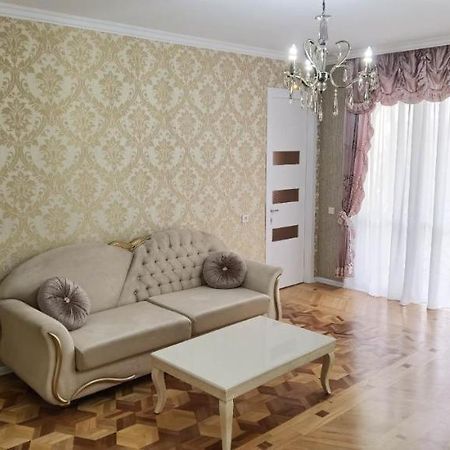 Nano'S Apartament-2 Kutaisi Zewnętrze zdjęcie