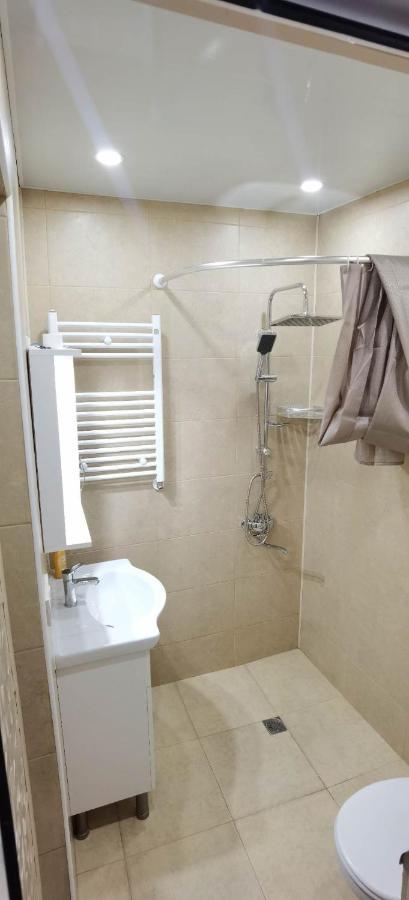 Nano'S Apartament-2 Kutaisi Zewnętrze zdjęcie