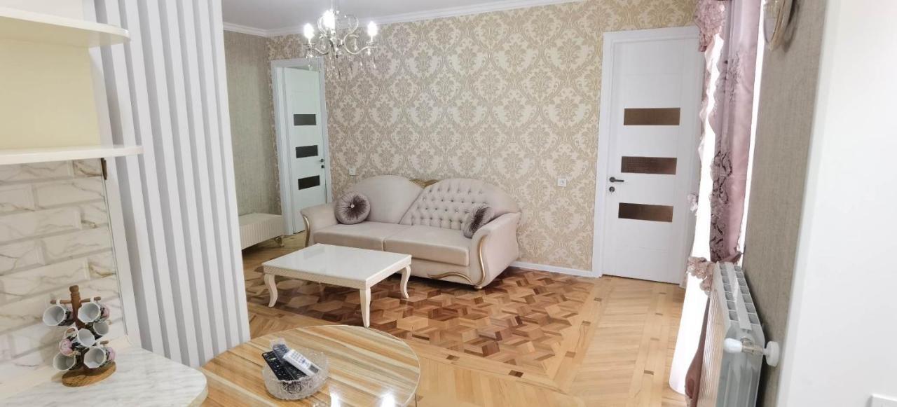 Nano'S Apartament-2 Kutaisi Zewnętrze zdjęcie